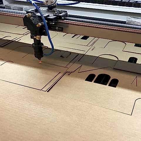 Лазерная резка картона (бумаги)