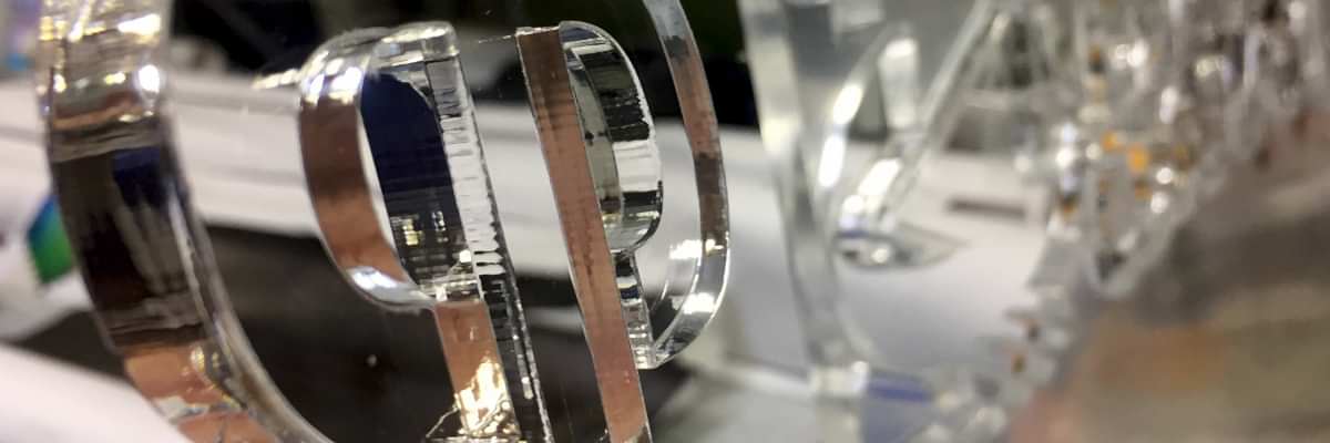 Лазерная  резка акрила (оргстекла)