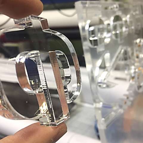 Лазерная  резка акрила (оргстекла)