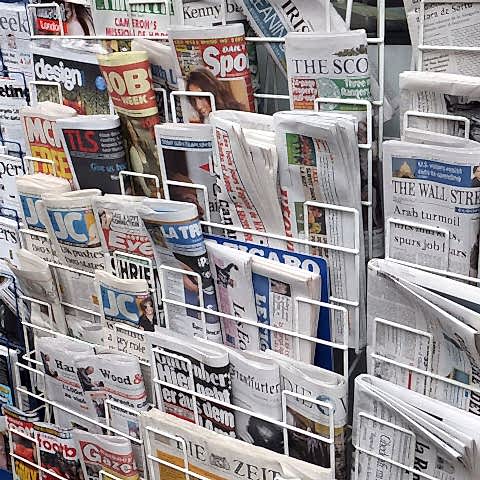 Мобильные стенды, буклетницы и газетные стойки - Группа компаний Три Нити